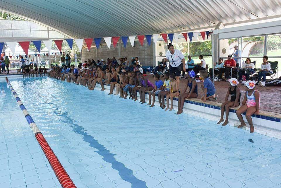Superfins Swimming